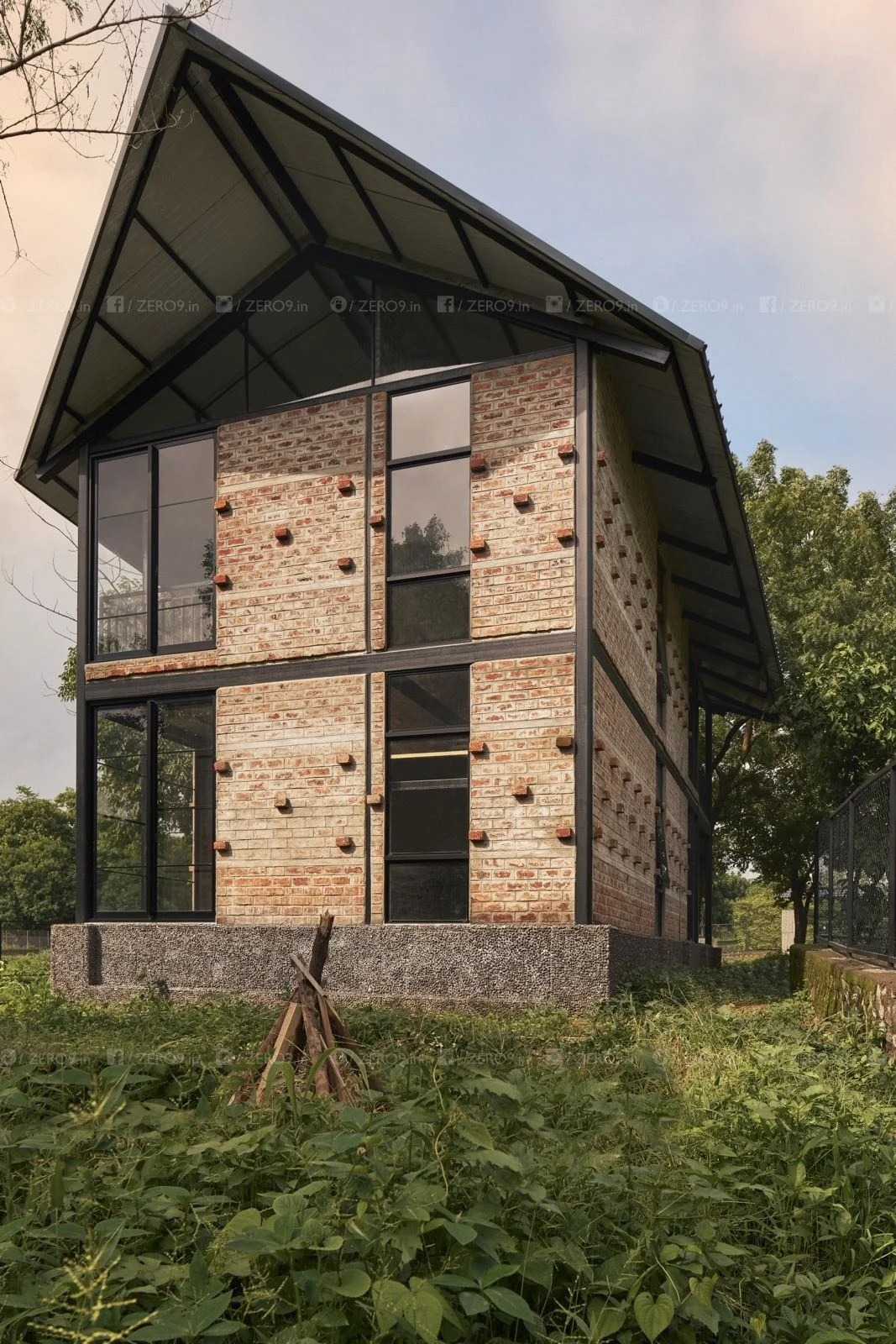 First floor balcony — canopy level views, peripheral ledge, tree sightlines
